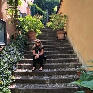 Meet your Posher, Lori